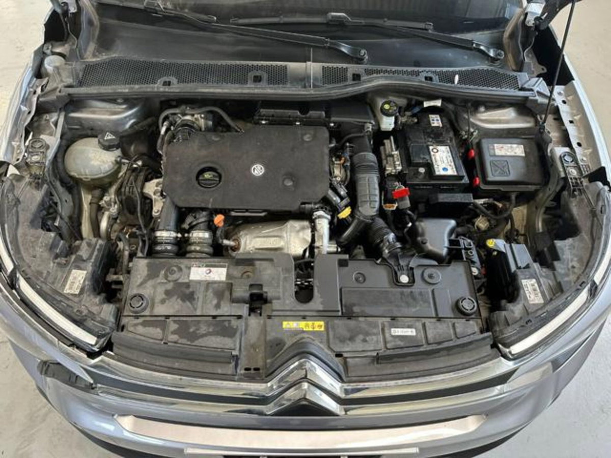 Citroen C4 BlueHDi 130 S&S EAT8 Feel Pack (9)