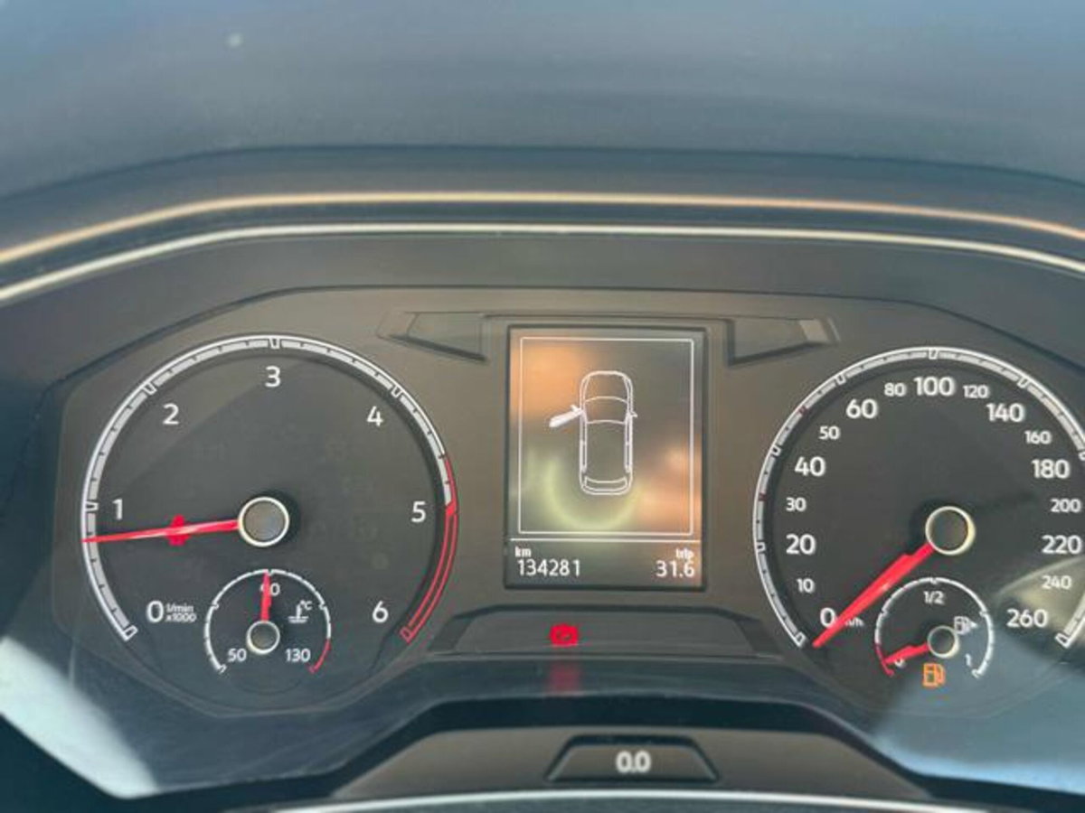Volkswagen T-Roc 2.0 tdi R-Line 4motion 150cv dsg (11)