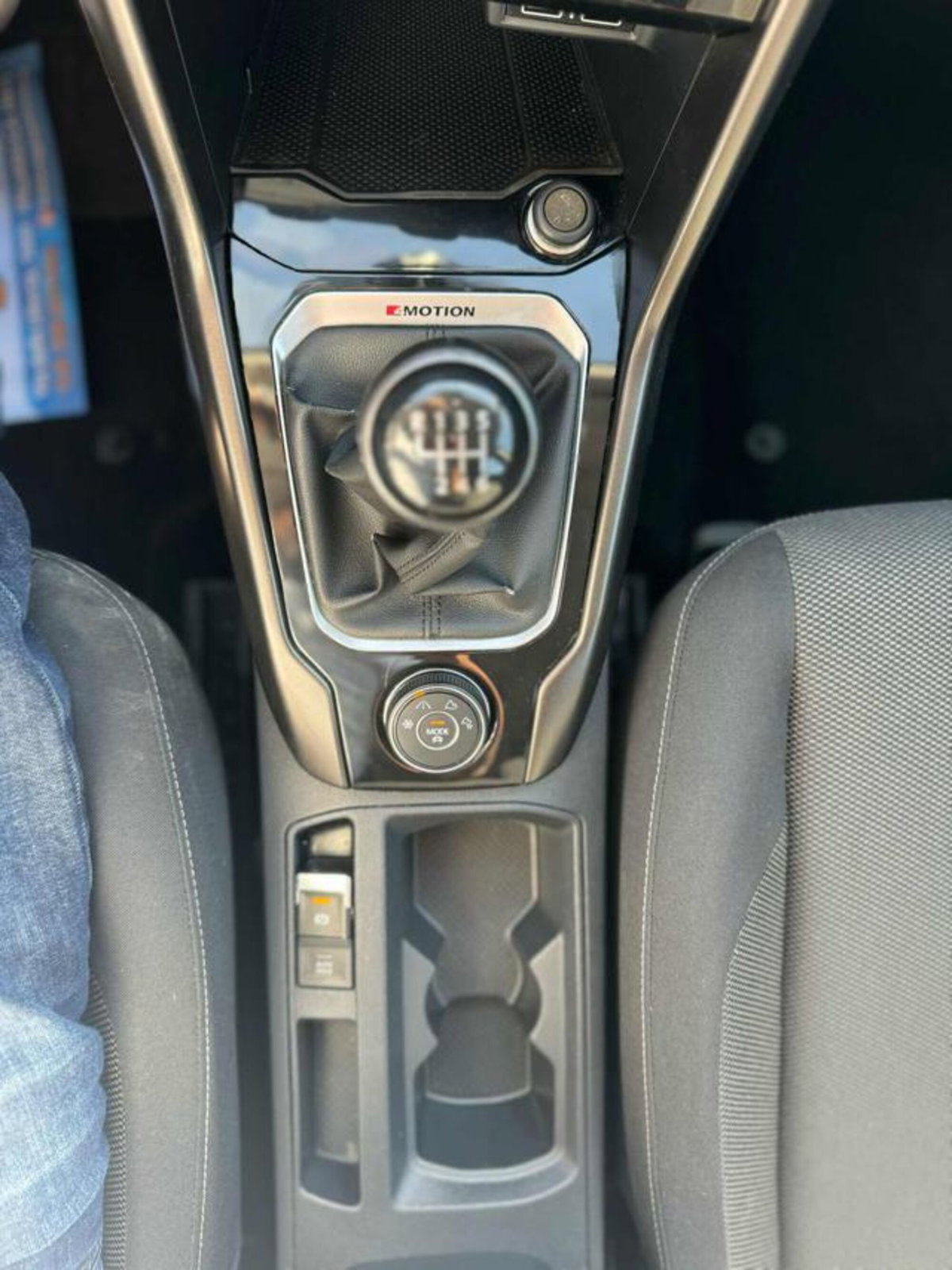 Volkswagen T-Roc 2.0 tdi R-Line 4motion 150cv dsg (14)