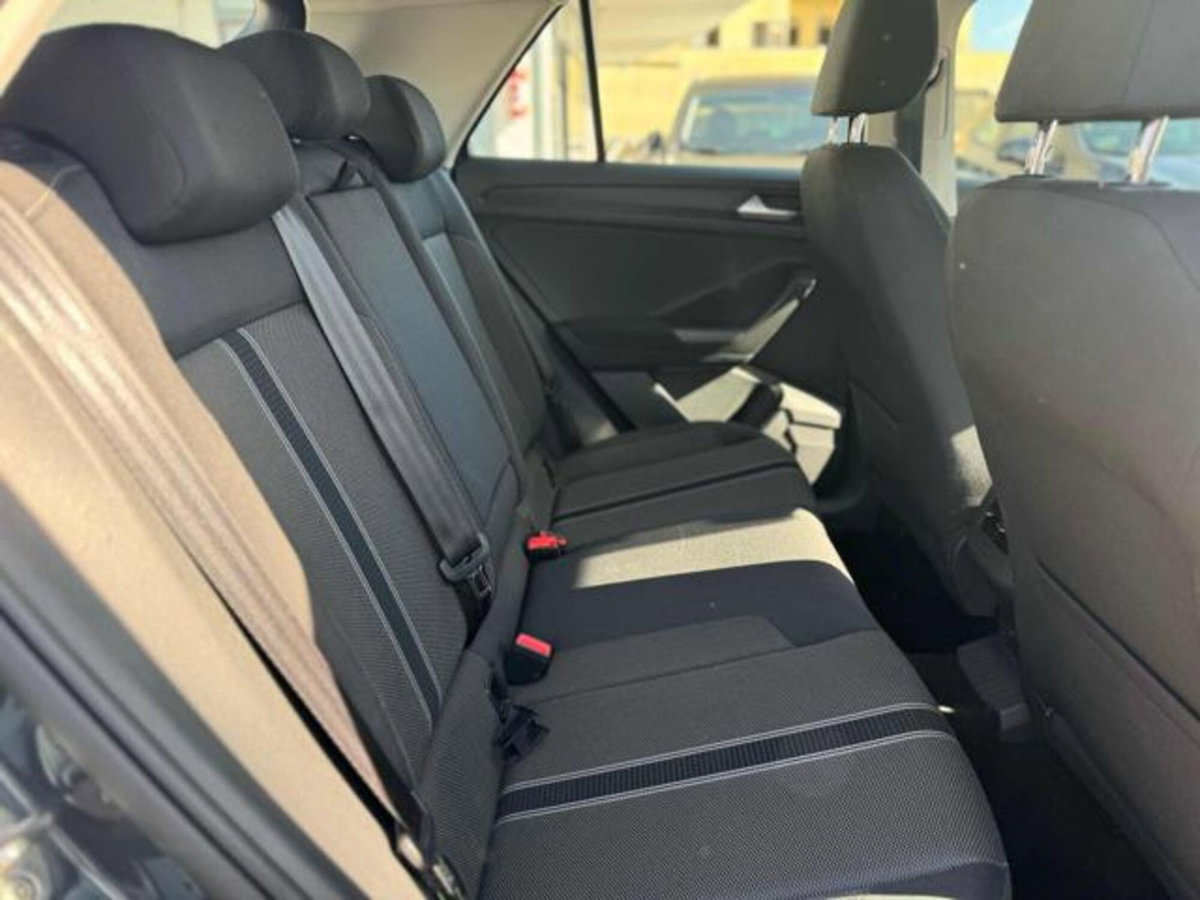 Volkswagen T-Roc 2.0 tdi R-Line 4motion 150cv dsg (17)