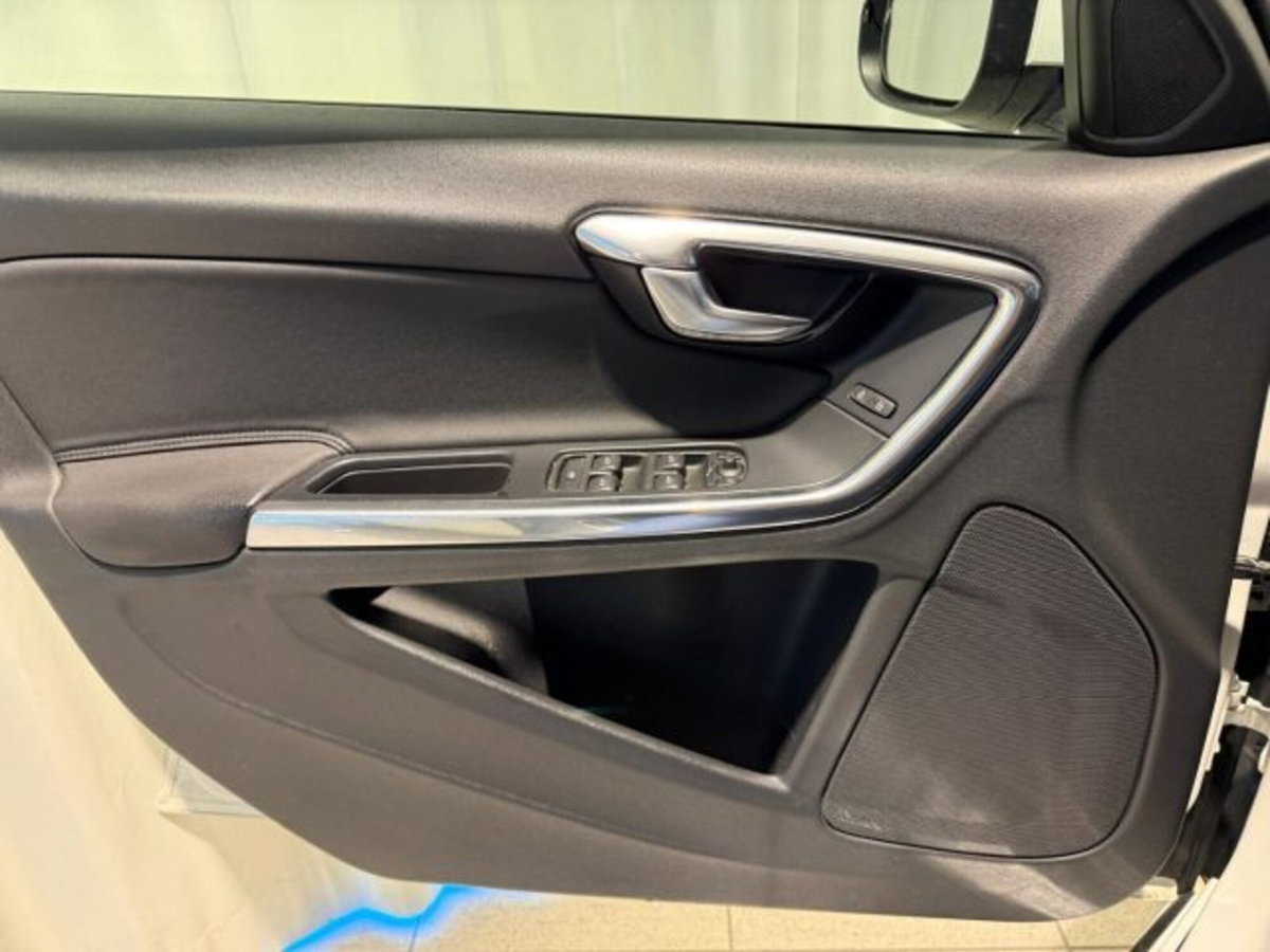 Volvo V60 D3 Business (6)