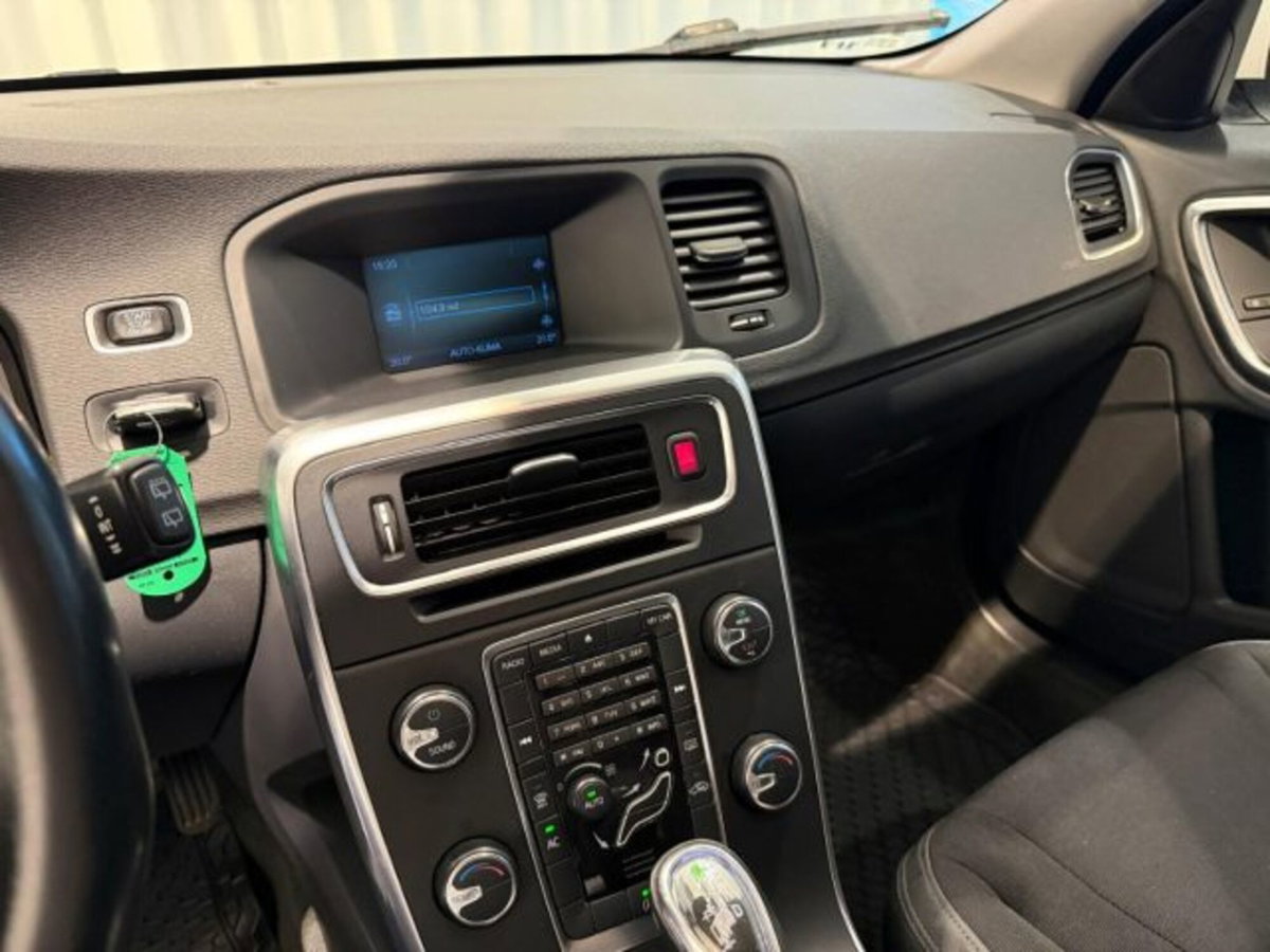 Volvo V60 D3 Business (8)