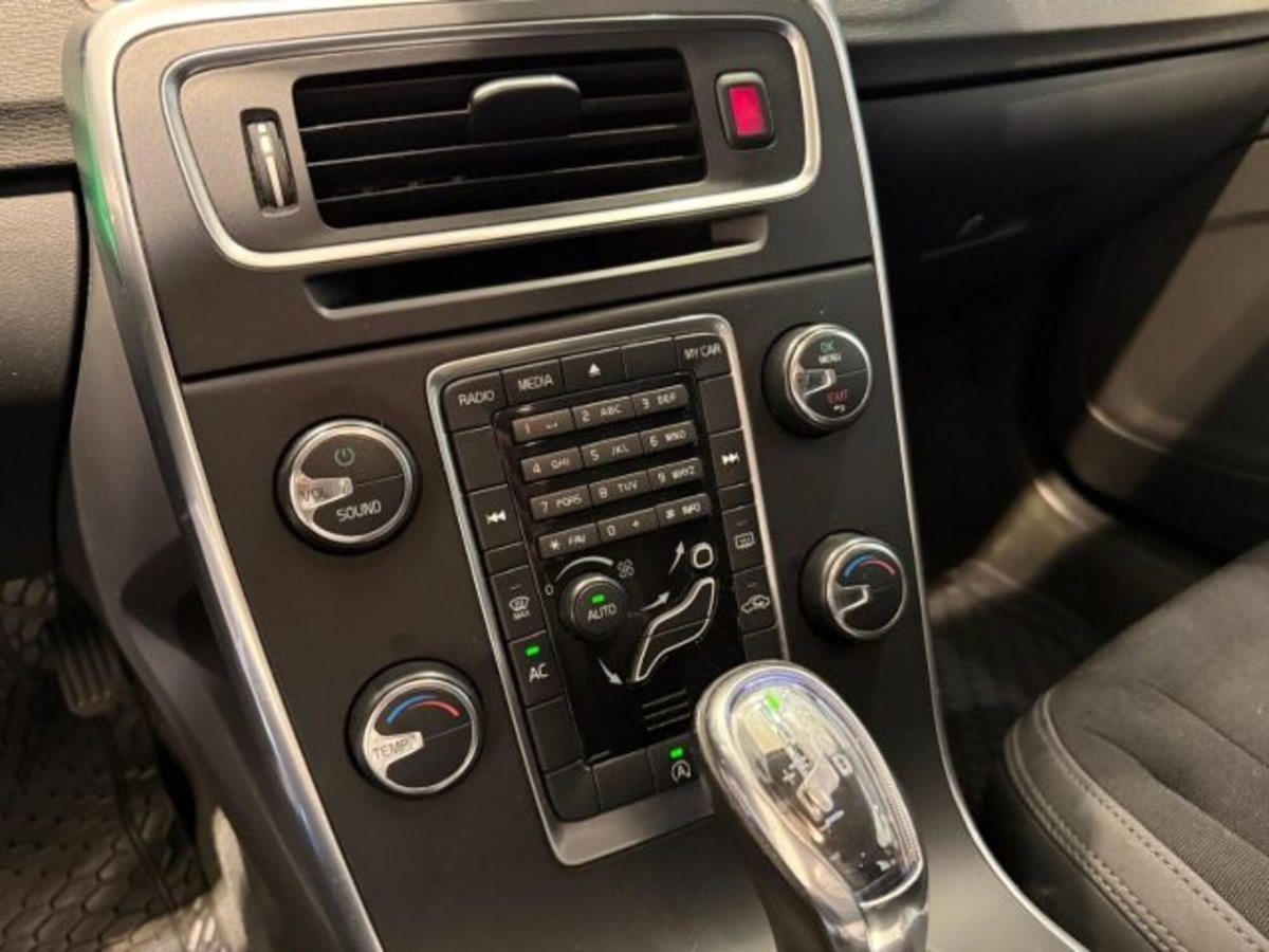 Volvo V60 D3 Business (9)