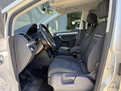 Volkswagen Touran 2.0 TDI 140 CV DSG Highline (4)