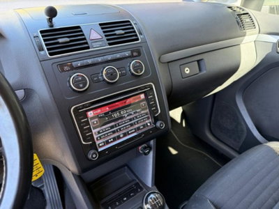 Volkswagen Touran 2.0 TDI 140 CV DSG Highline (7)