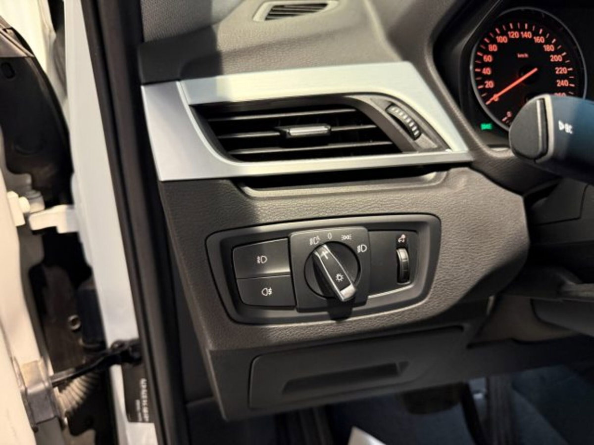 BMW X1 sDrive18d Sport (9)