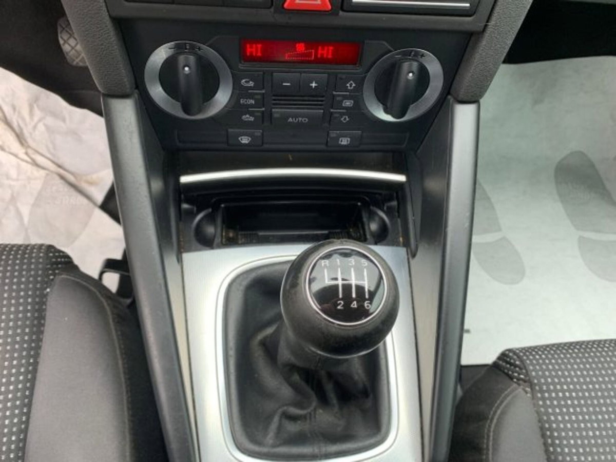 Audi A3 Sportback 2.0 TDI 170 CV F.AP. Ambiente (16)