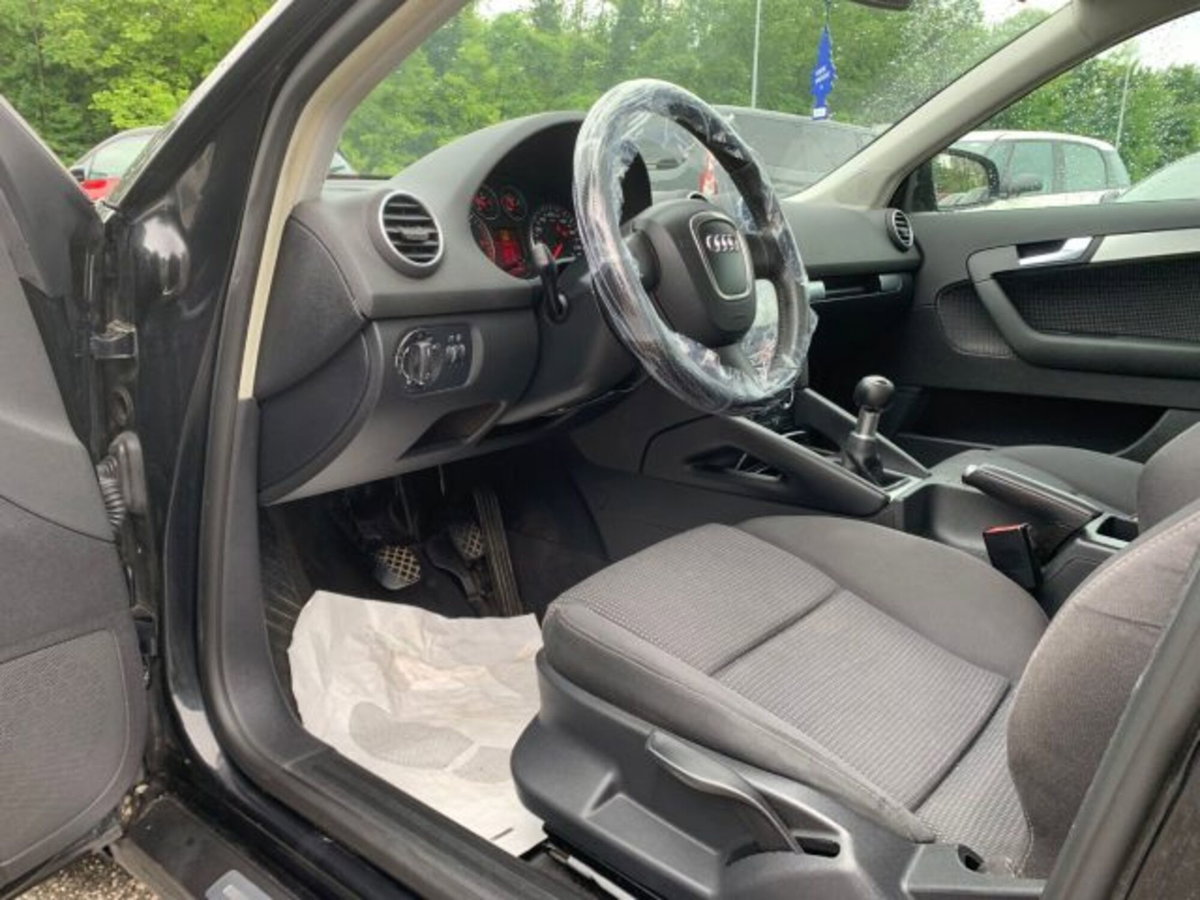 Audi A3 Sportback 2.0 TDI 170 CV F.AP. Ambiente (9)