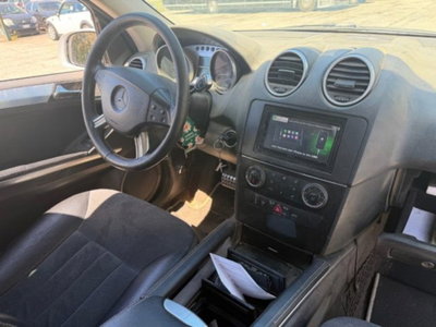 Mercedes-Benz Classe ML 320 CDI Sport (11)