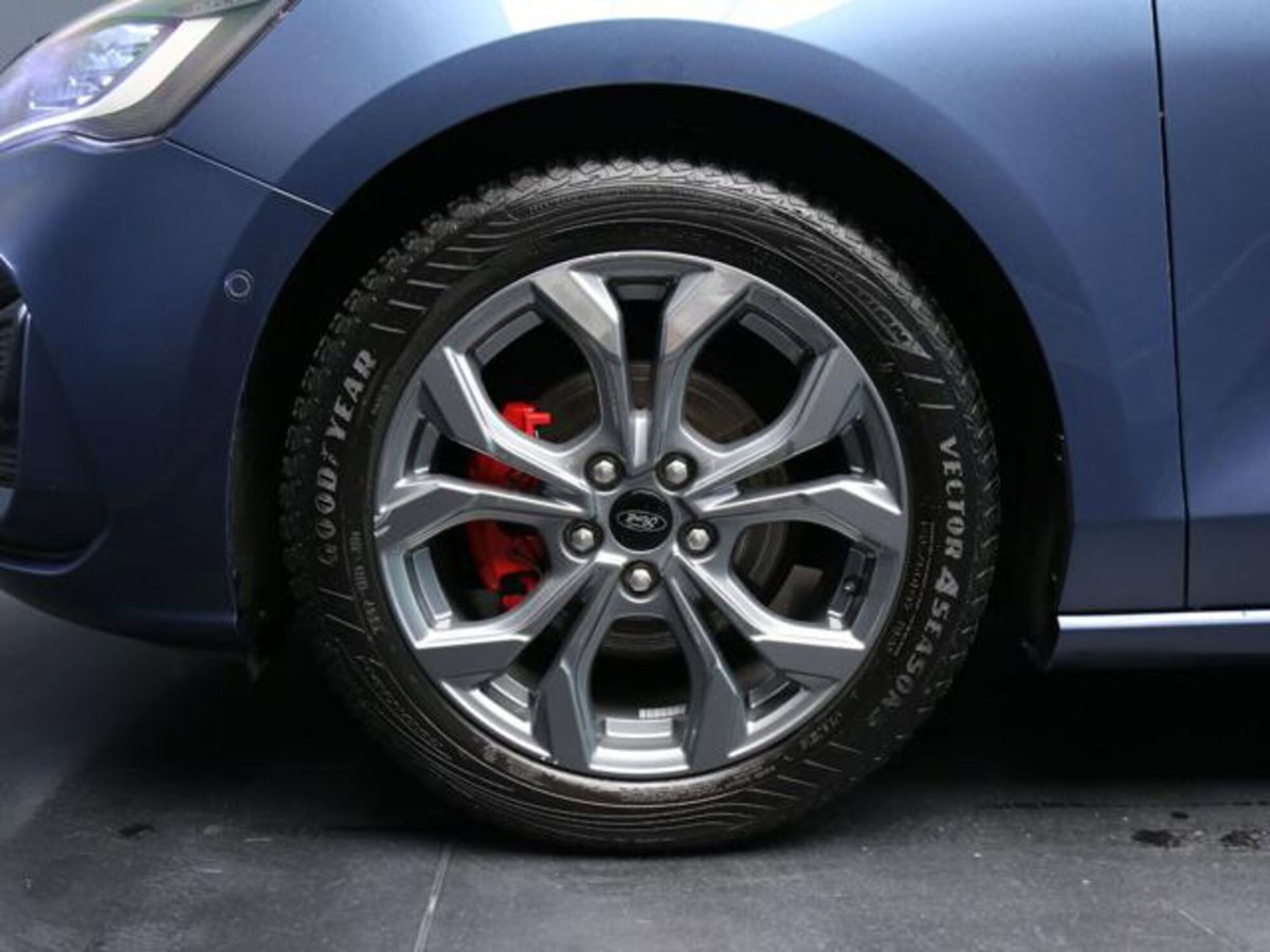 Ford Focus Station Wagon 1.0 EcoBoost Hybrid 125 CV Powershift SW ST-Line X (15)