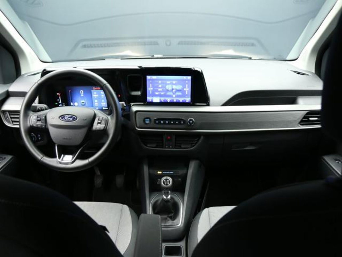 Ford Tourneo Courier 1.0 EcoBoost 100 CV Titanium (10)