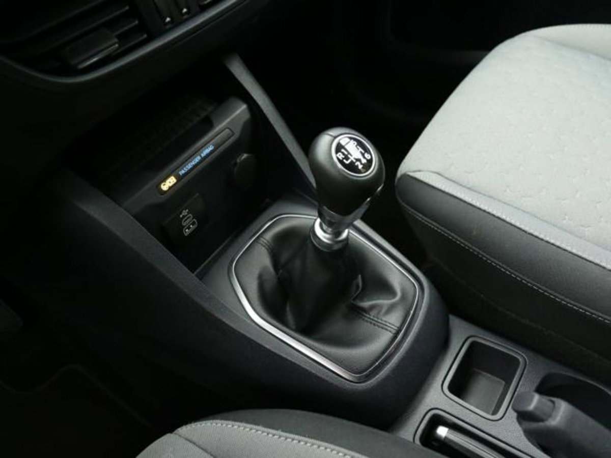 Ford Tourneo Courier 1.0 EcoBoost 100 CV Titanium (12)