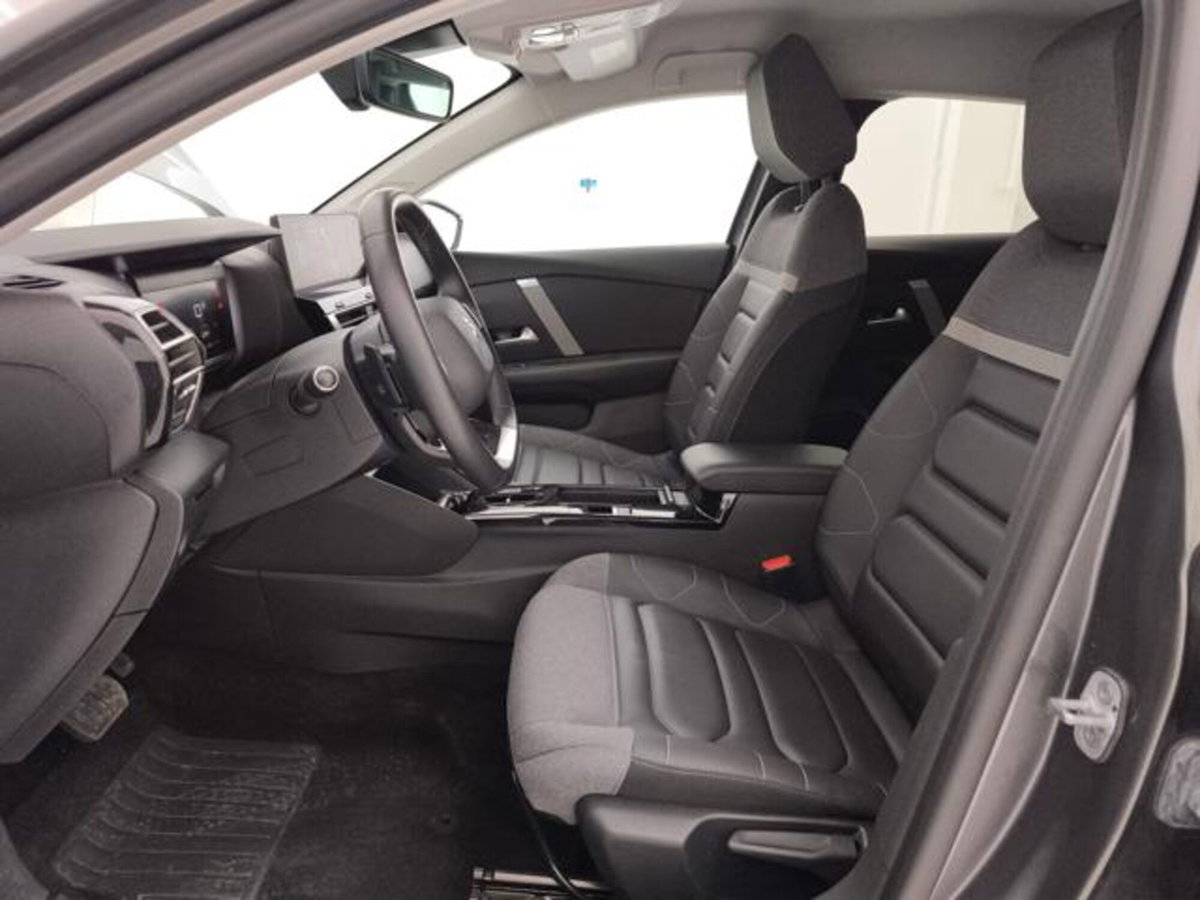 Citroen C4 PureTech 130 S&S EAT8 Shine (11)
