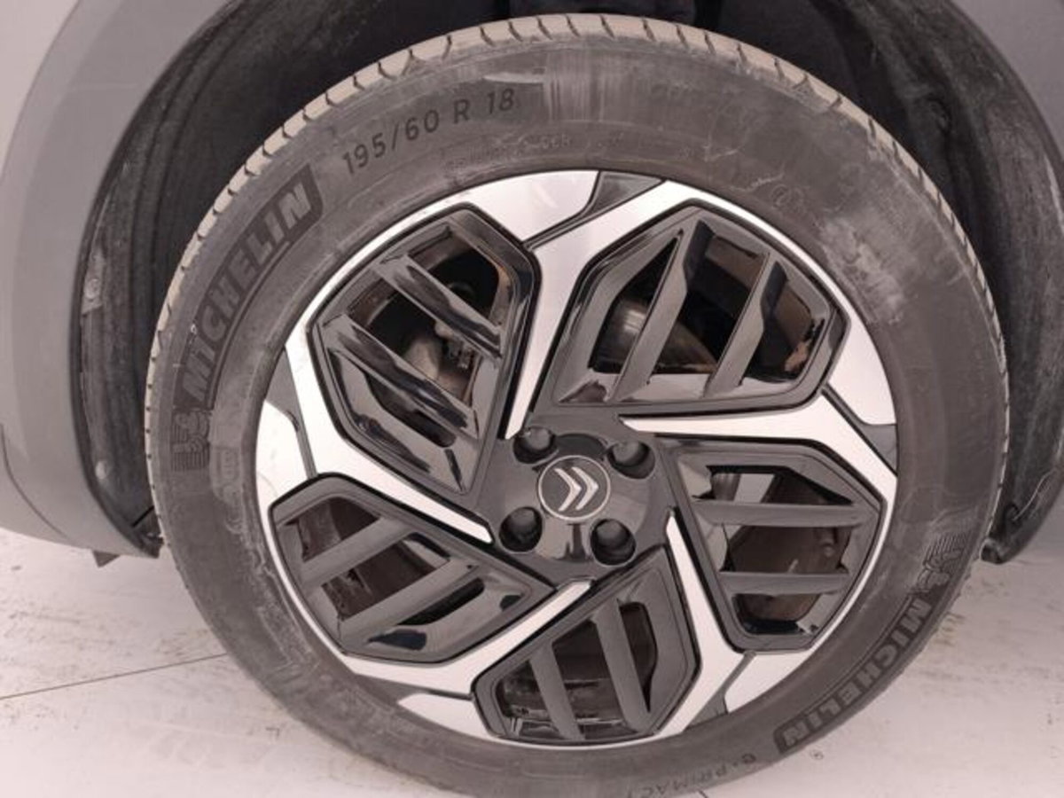 Citroen C4 PureTech 130 S&S EAT8 Shine (9)