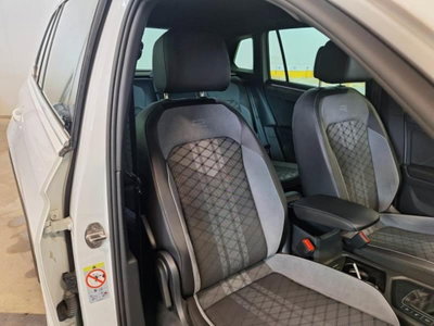 Volkswagen Tiguan 2.0 TDI 150 CV SCR DSG 4MOTION R-Line (11)
