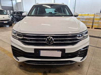 Volkswagen Tiguan 2.0 TDI 150 CV SCR DSG 4MOTION R-Line (2)