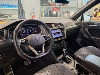 Volkswagen Tiguan 2.0 TDI 150 CV SCR DSG 4MOTION R-Line (9)