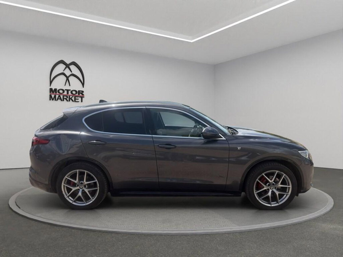 Alfa Romeo Stelvio Stelvio 2.0 Turbo 280 CV AT8 Q4 Ti (4)
