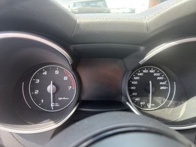 Alfa Romeo Stelvio Stelvio 2.0 Turbo 280 CV AT8 Q4 Ti (9)