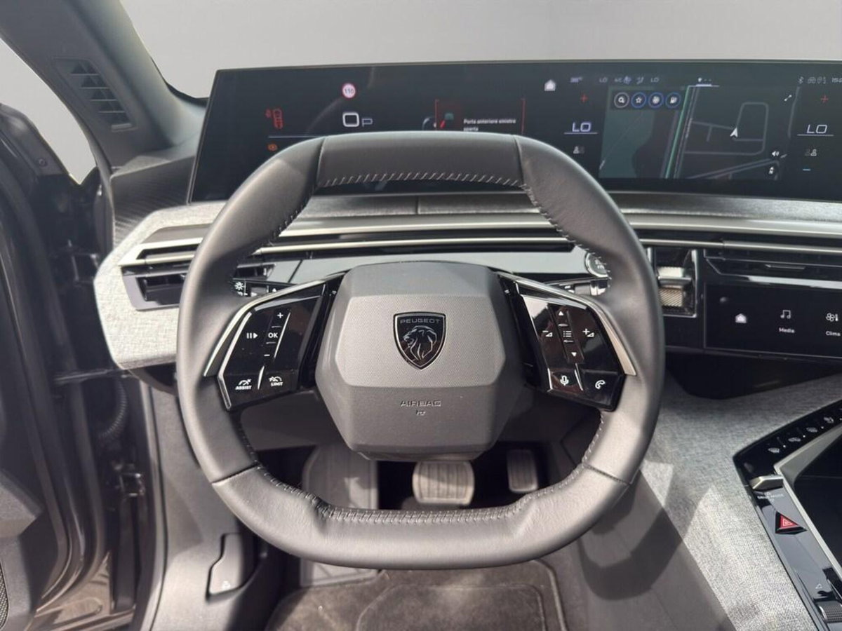 Peugeot 3008 1.2 hybrid GT Exclusive 145cv e-dcs6 (10)