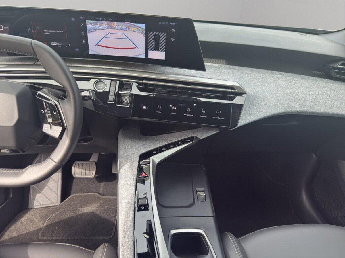 Peugeot 3008 1.2 hybrid GT Exclusive 145cv e-dcs6 (13)