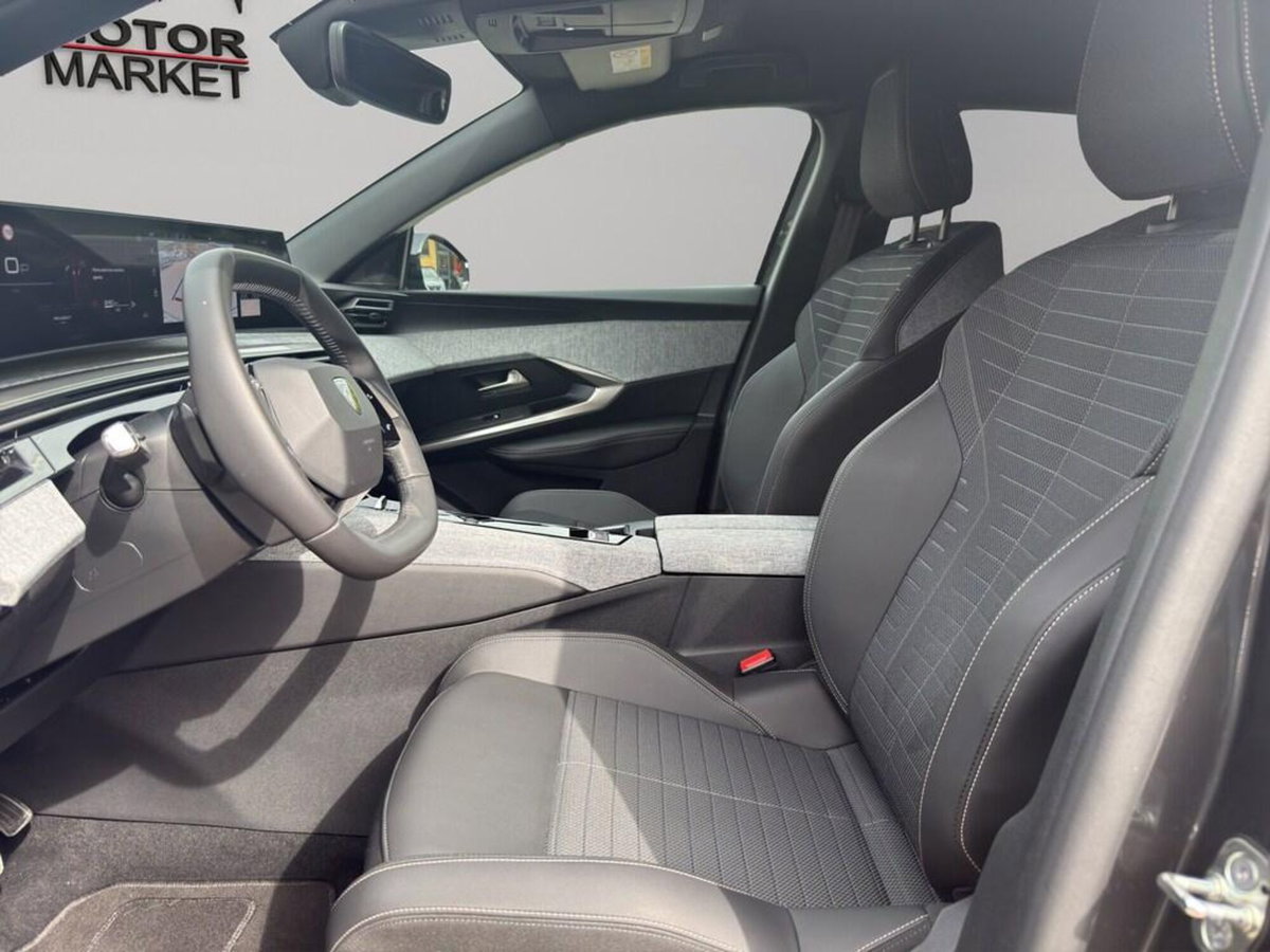 Peugeot 3008 1.2 hybrid GT Exclusive 145cv e-dcs6 (14)