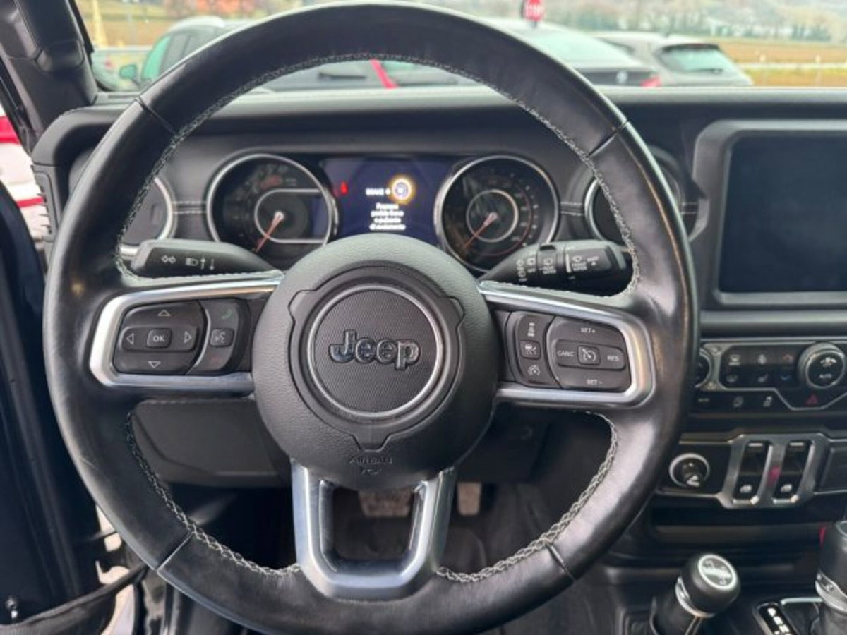 Jeep Wrangler 2.2 Mjt II Sahara (12)