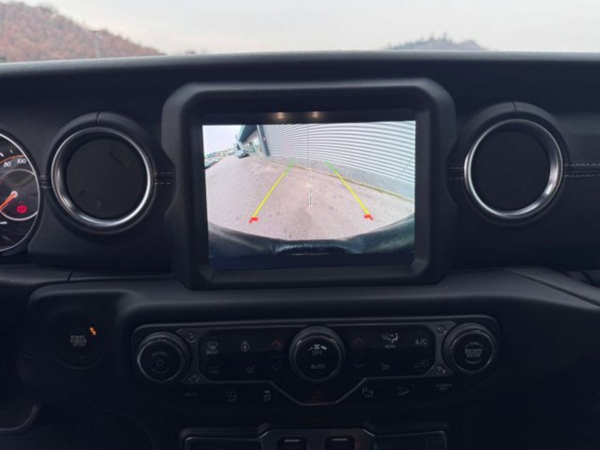 Jeep Wrangler 2.2 Mjt II Sahara (14)
