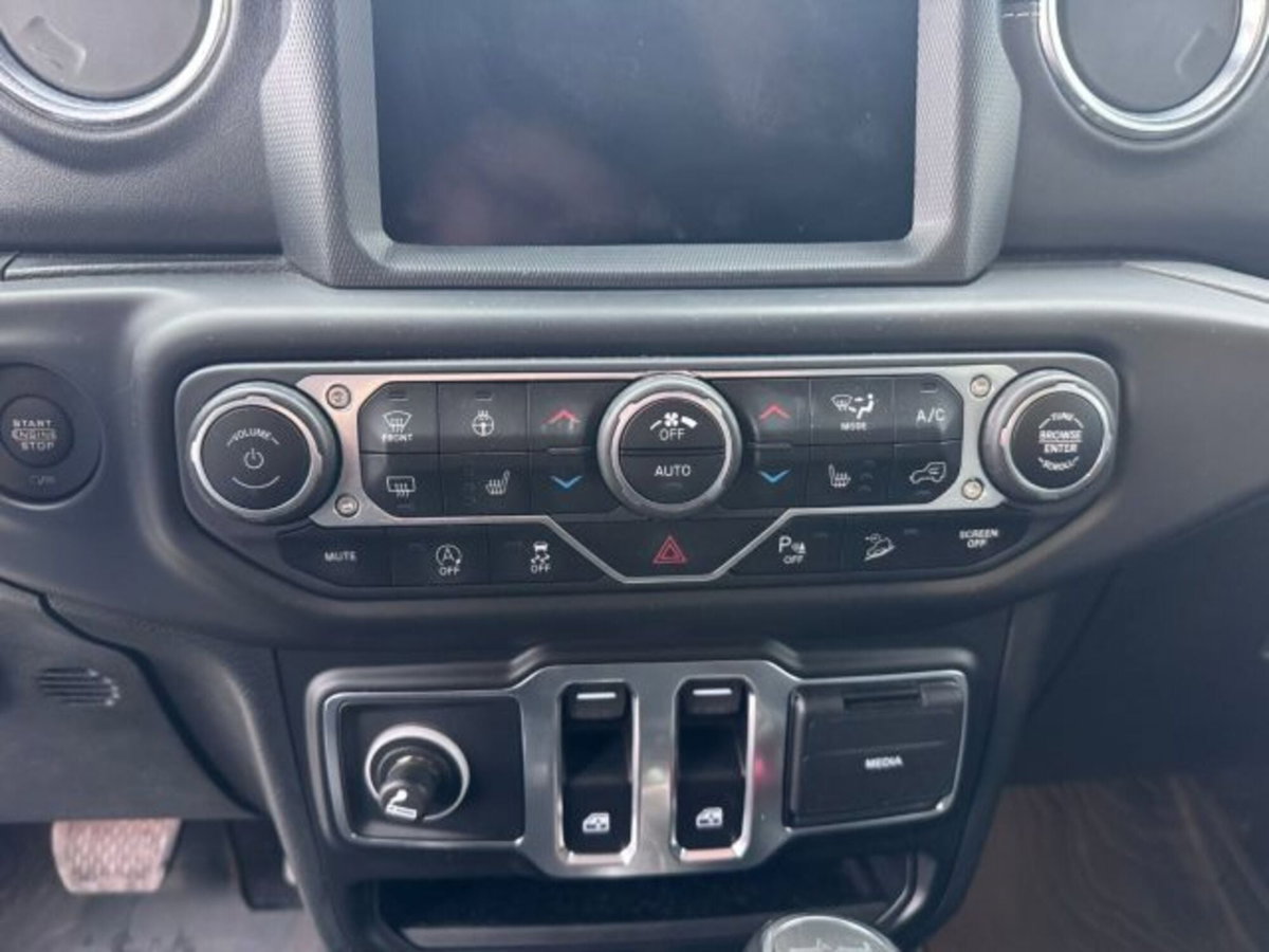 Jeep Wrangler 2.2 Mjt II Sahara (15)