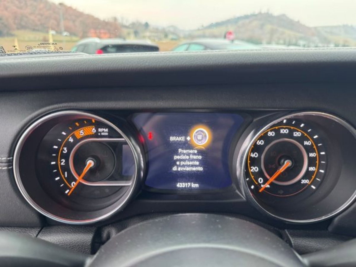 Jeep Wrangler 2.2 Mjt II Sahara (17)