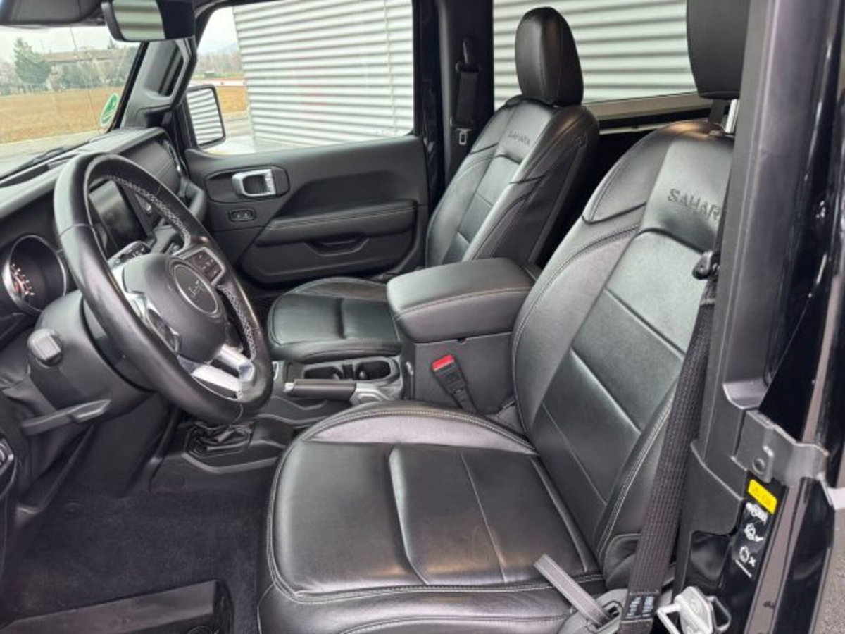 Jeep Wrangler 2.2 Mjt II Sahara (18)