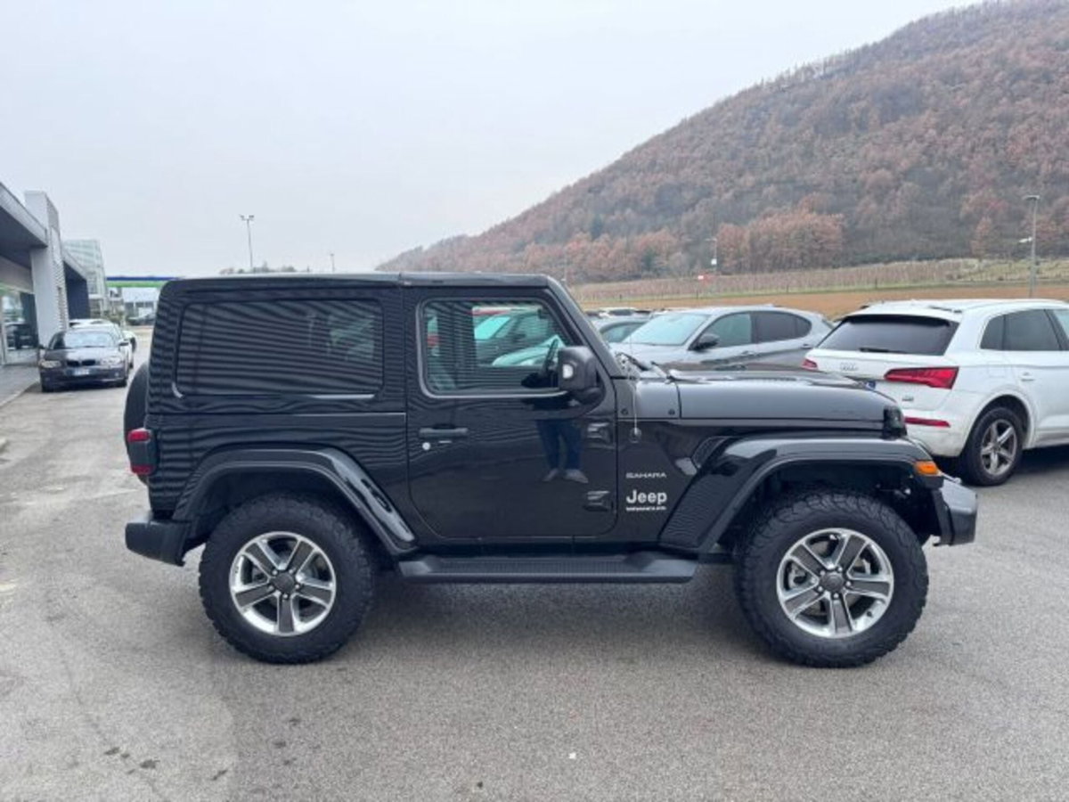 Jeep Wrangler 2.2 Mjt II Sahara (4)