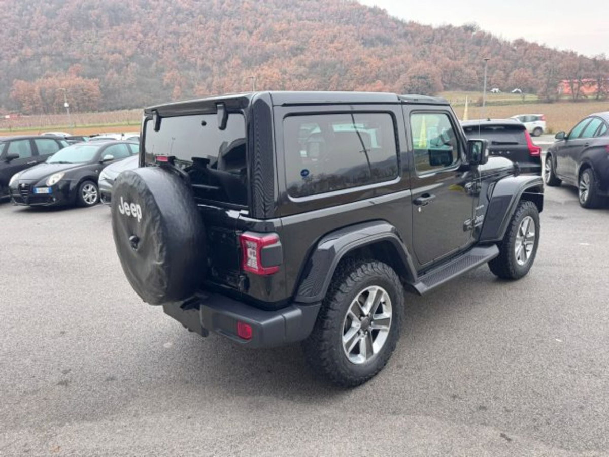 Jeep Wrangler 2.2 Mjt II Sahara (5)