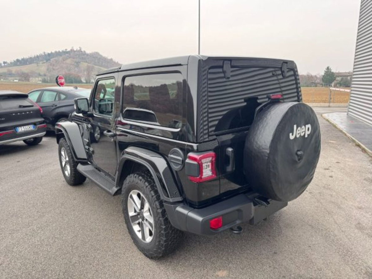 Jeep Wrangler 2.2 Mjt II Sahara (7)