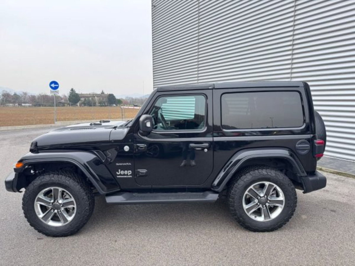 Jeep Wrangler 2.2 Mjt II Sahara (8)