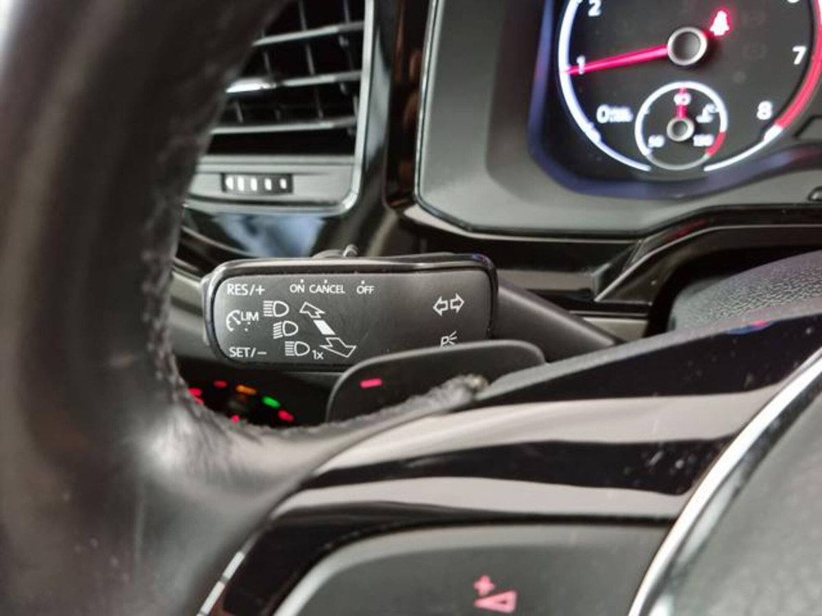Volkswagen Polo 1.0 tsi R-Line 95cv dsg (19)
