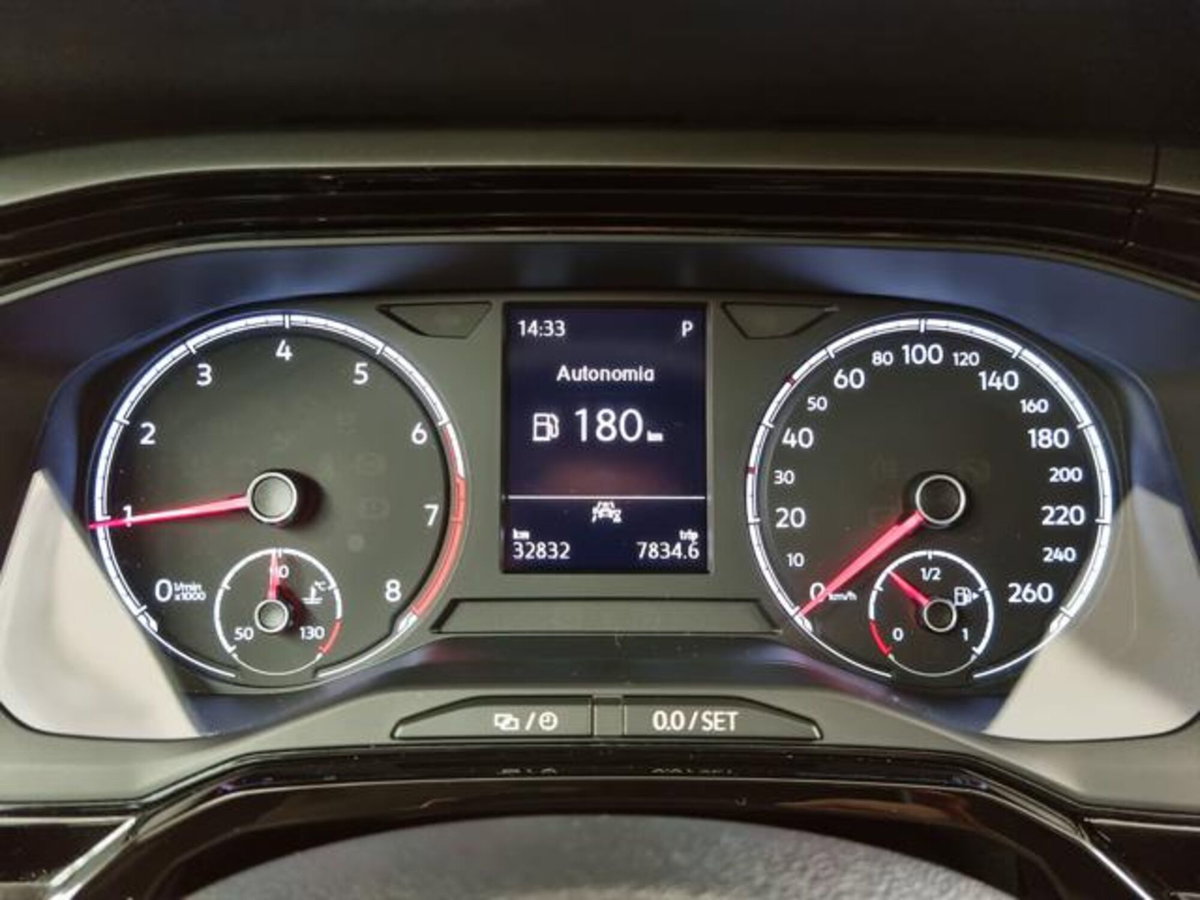Volkswagen Polo 1.0 tsi R-Line 95cv dsg (6)