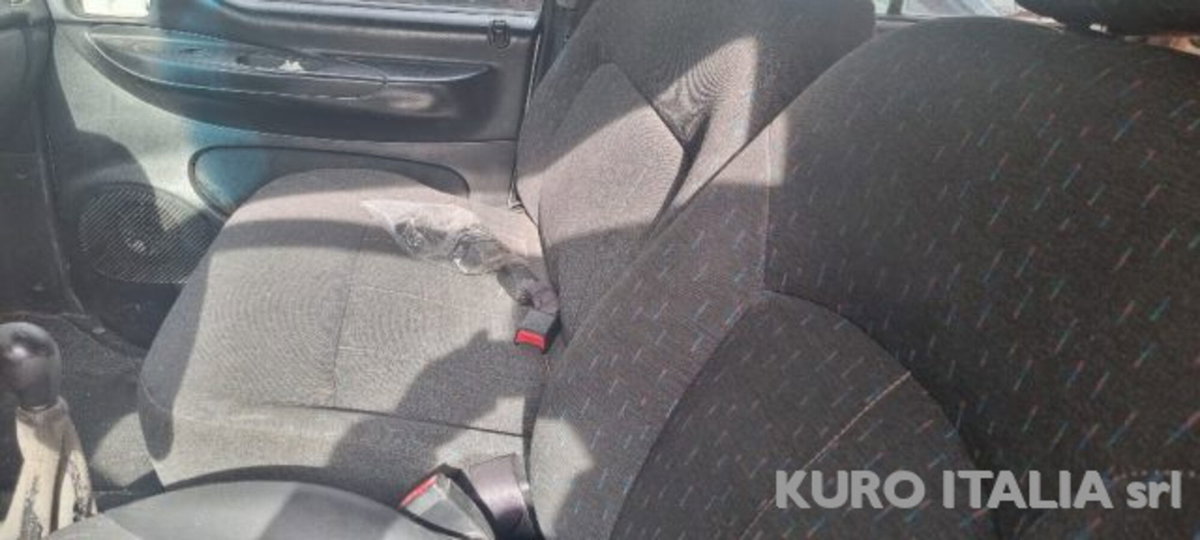 Hyundai H-1 Furgone 2.5 turbodiesel PC Van 3 posti (12)