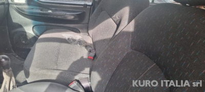 Hyundai H-1 Furgone 2.5 turbodiesel PC Van 3 posti (12)