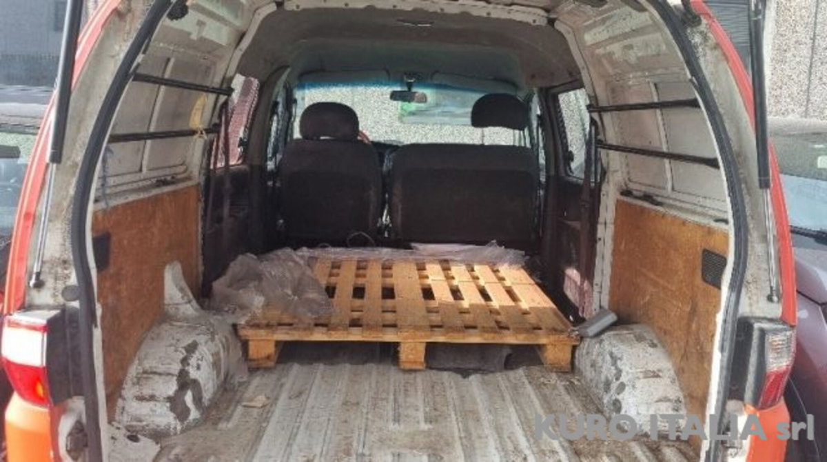 Hyundai H-1 Furgone 2.5 turbodiesel PC Van 3 posti (3)