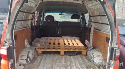 Hyundai H-1 Furgone 2.5 turbodiesel PC Van 3 posti (3)