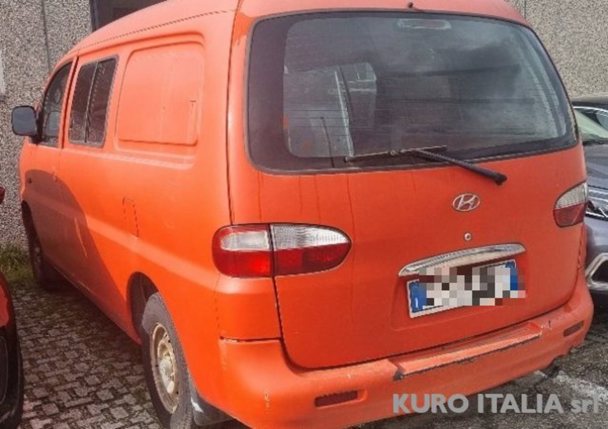 Hyundai H-1 Furgone 2.5 turbodiesel PC Van 3 posti (4)