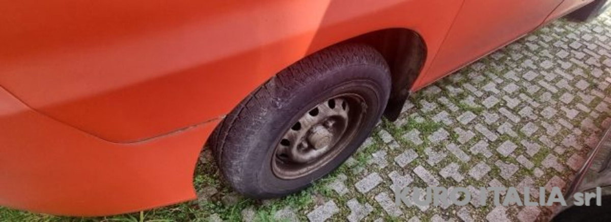 Hyundai H-1 Furgone 2.5 turbodiesel PC Van 3 posti (6)