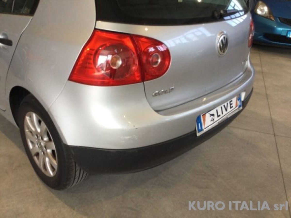 Volkswagen Golf 1.6 16V FSI 5p. Sportline (4)