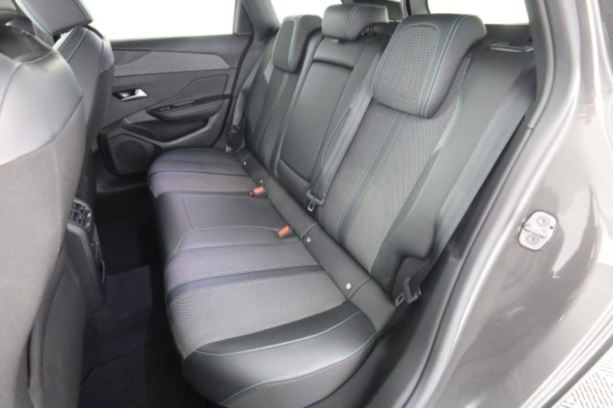 Peugeot 308 SW BlueHDi 130 S&S EAT8 Allure Pack (3)