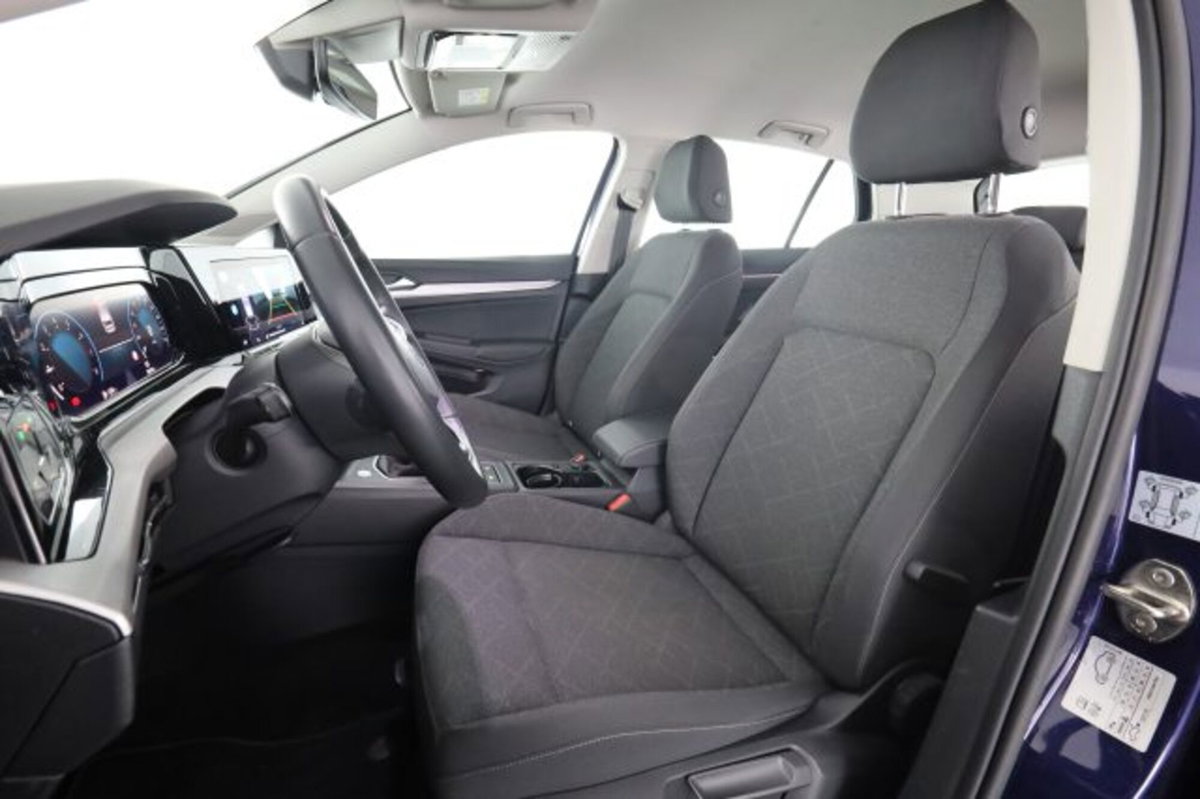 Volkswagen Golf 1.0 TSI EVO Life (2)