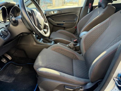 Ford Fiesta 1.5 TDCi 75CV 5 porte ST-Line (9)