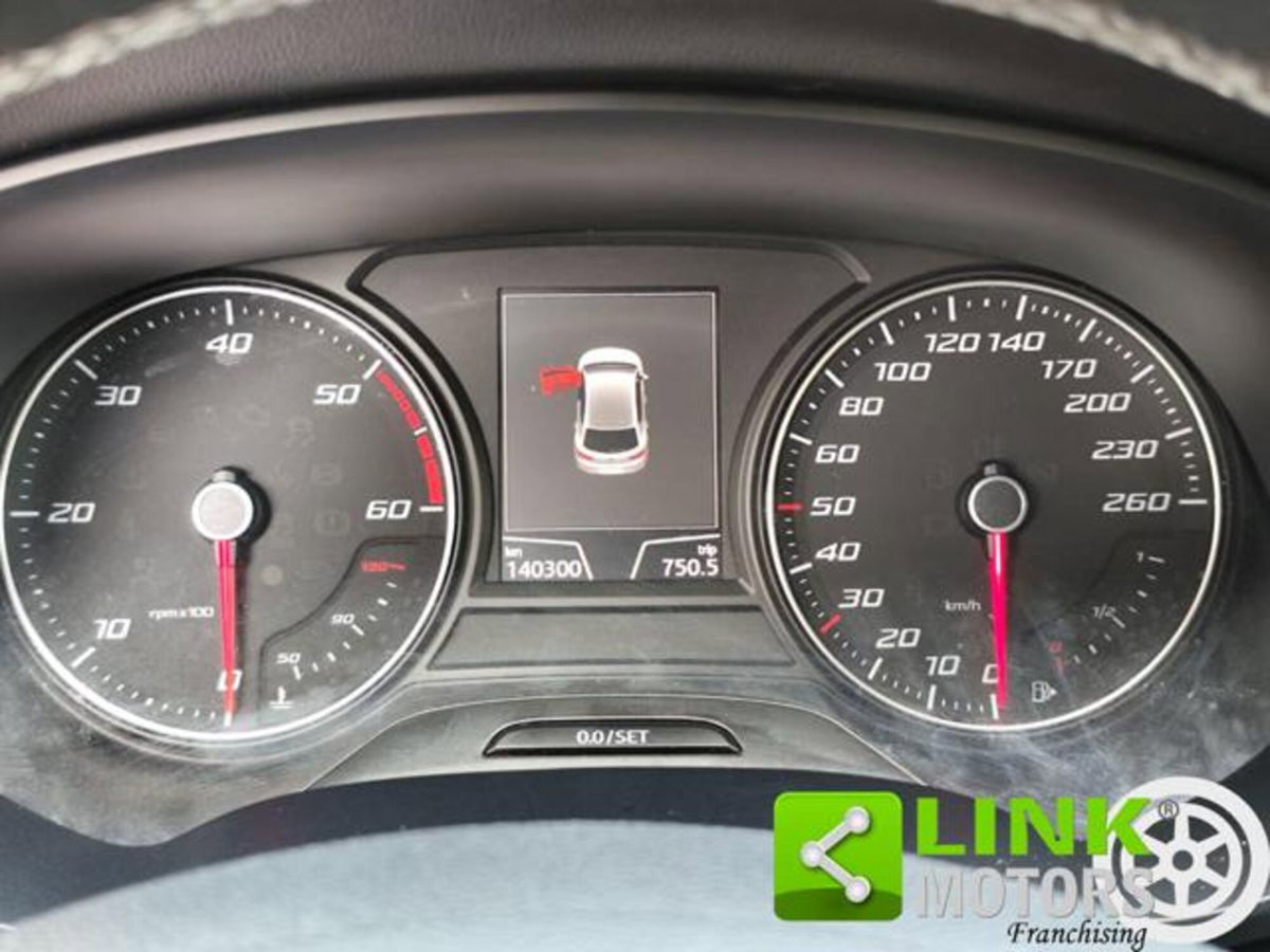 SEAT Leon 1.6 TDI 115 CV 5p. Business (9)