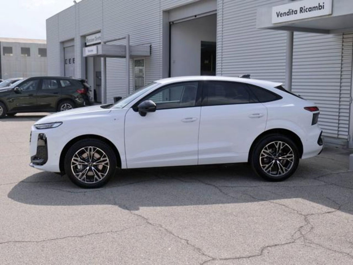 Audi Q3 Sportback 2.0 tdi S line edition 150cv s-tronic (2)