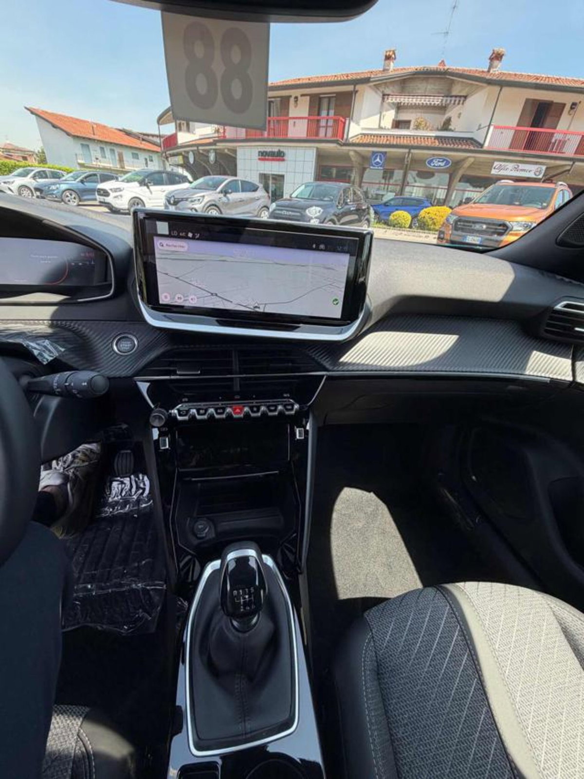 Peugeot 2008 PureTech 100 S&S Allure (15)